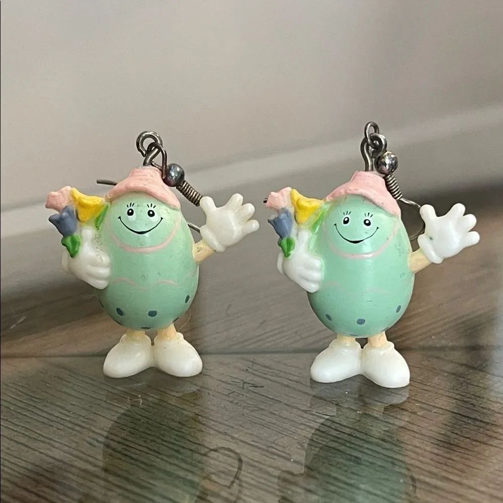 Vintage Cute Mint Easter Egg Character Dangle Earrings M&M Candy?